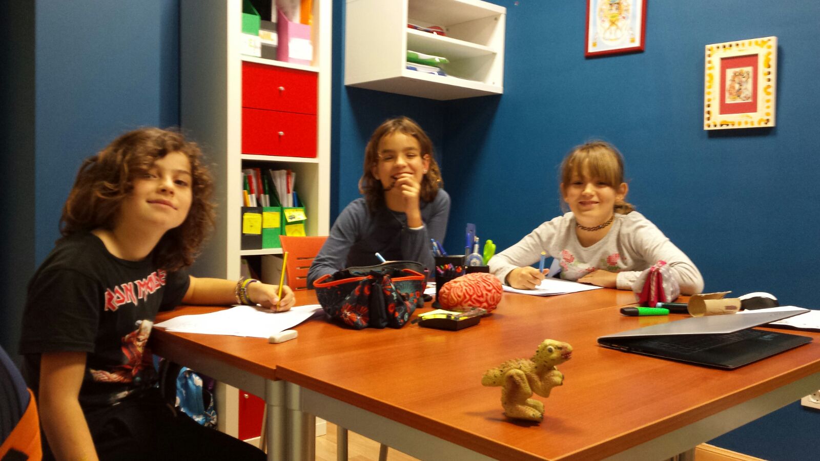 Descubre cómo influyen la visión y aprendizaje infantil en el rendimiento de tu hijo o hija